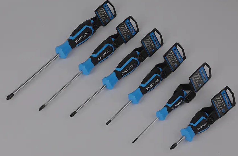 Sveobuhvatna analiza za Zajedničko od ODVIJA ZA KUCANSTVO: OD STRUKTURNOG DIZAjna do Prakticnim Performansinsi